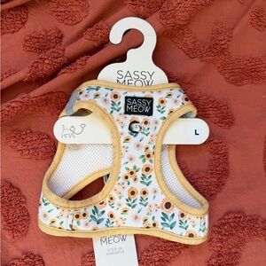 NWT Sassy Meow cat harness size L
